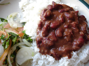 Rajma,_kidney_beans,_served_with_chawal,_rice